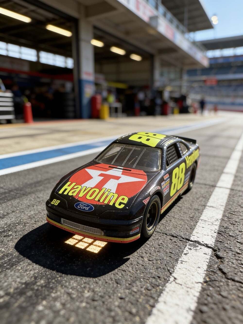 Racing Champions 1995 Ernie Irvan #88 Texaco Havoline Ford Thunderbird 1:24 Scal